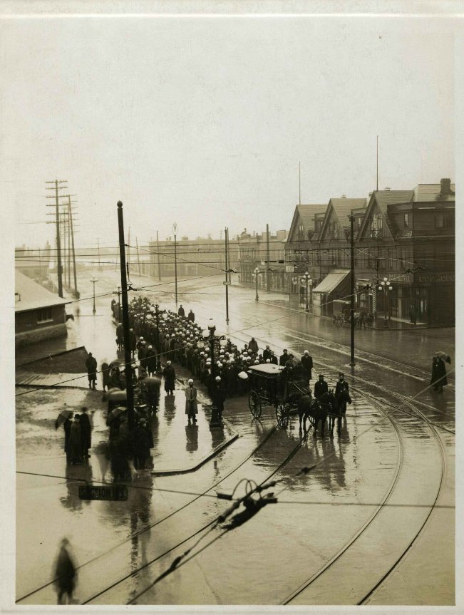 Mewa Singh assassinates a Canadian immigration inspector, W. C. Hopkinson